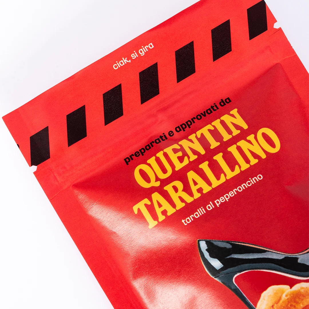 quentin-tarallino-carta-riciclabile-9×15-close-up-001